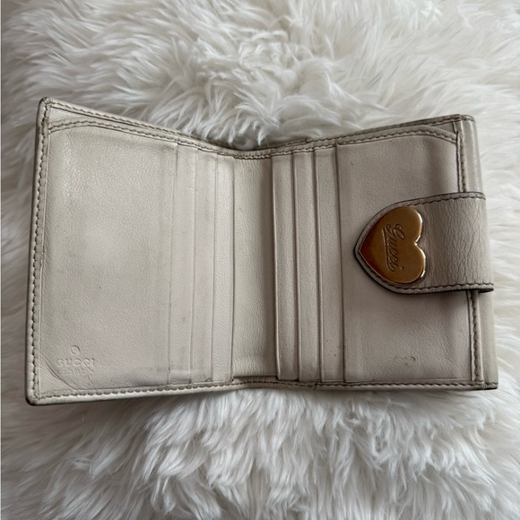 Authentic Gucci Beige and Brown Heart Accent Wallet - Picture 3 of 6